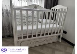 Продаю детскую кроватку и комодом
